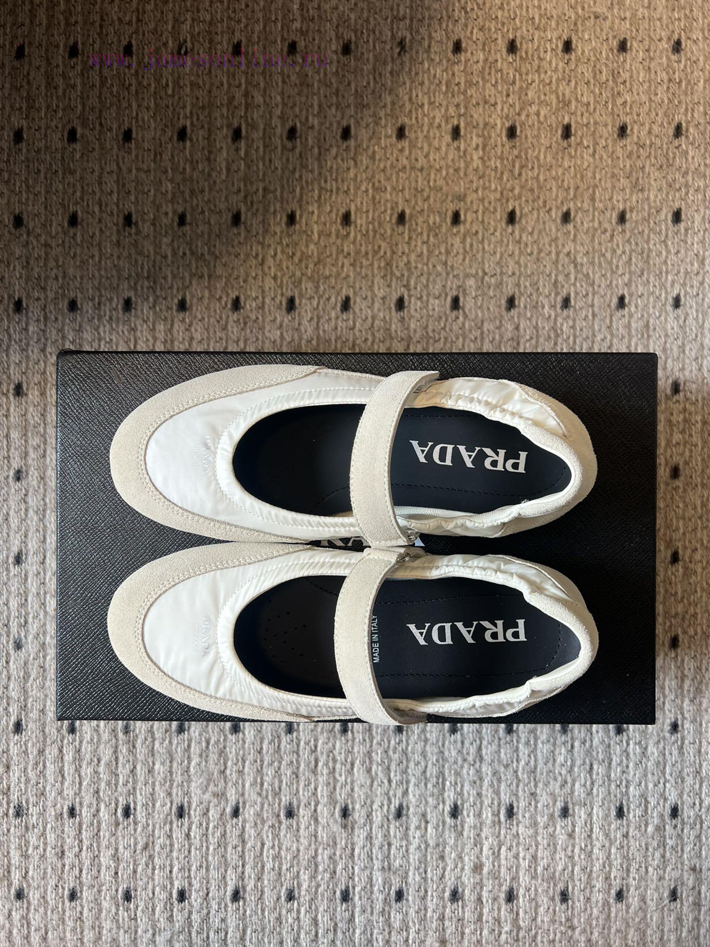 Top QualityPrada's New Women's Suede Patchwork Mary Jane ShoesPrada Adheres To The Design Philo bkjko3xk - Image 3