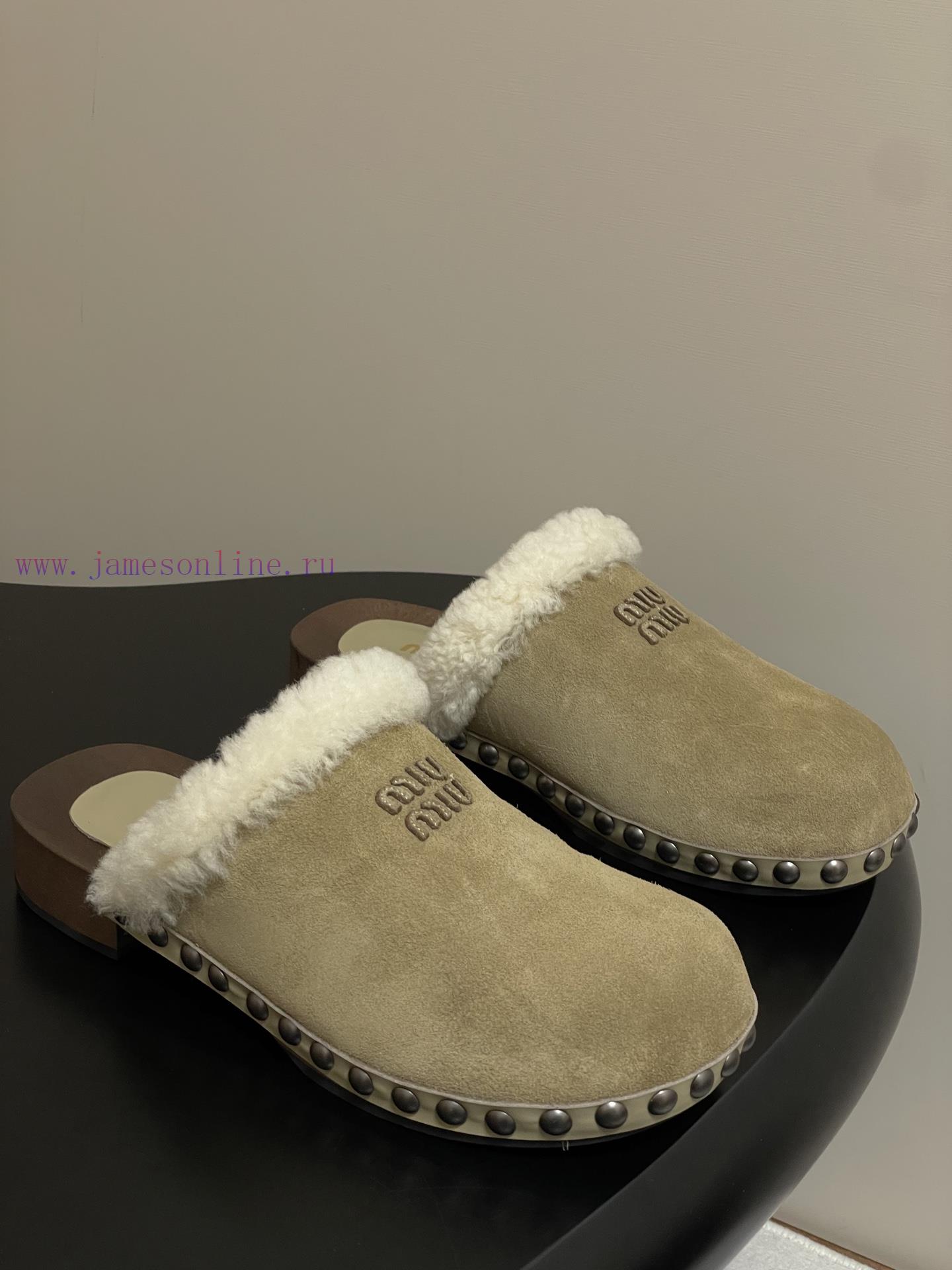 25ss Autumn/Winter Fashion MIUMIU Solid Wood Bottom Wool Half Slippers Thick Soled Mueller Shoe 3uuuawe3